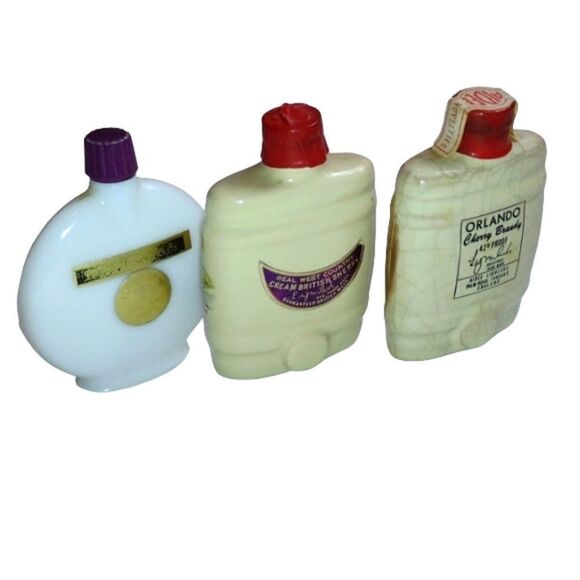 Three Small Ceramic Flasks Sealed Vintage - Picture 2 of 11